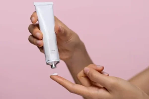 Hoạt chất trong thuốc trị mụn ẩn Hoạt chất trong thuốc bôi trị mụn ẩn