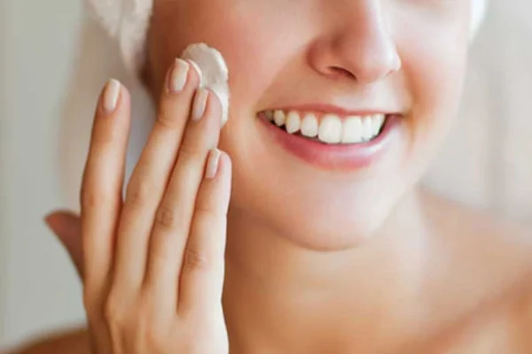 Kem dưỡng ẩm cho da nhạy cảm