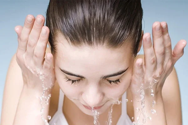 Cách rửa mặt đúng cách