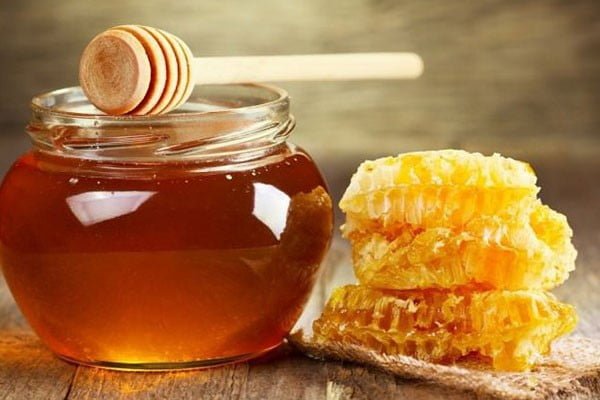 Cách trị mụn hiệu quả tại nhà bằng mật ong