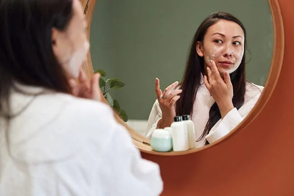 Cách chữa da mặt bị dị ứng mỹ phẩm tại nhà Cách chữa da mặt bị dị ứng mỹ phẩm tại nhà